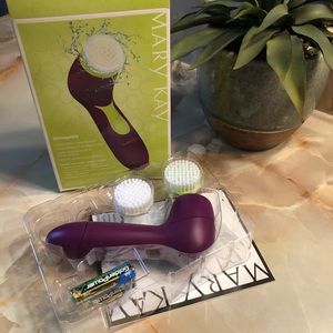 🆕Limited-Edition Mary Kay Skinvigorate Brush